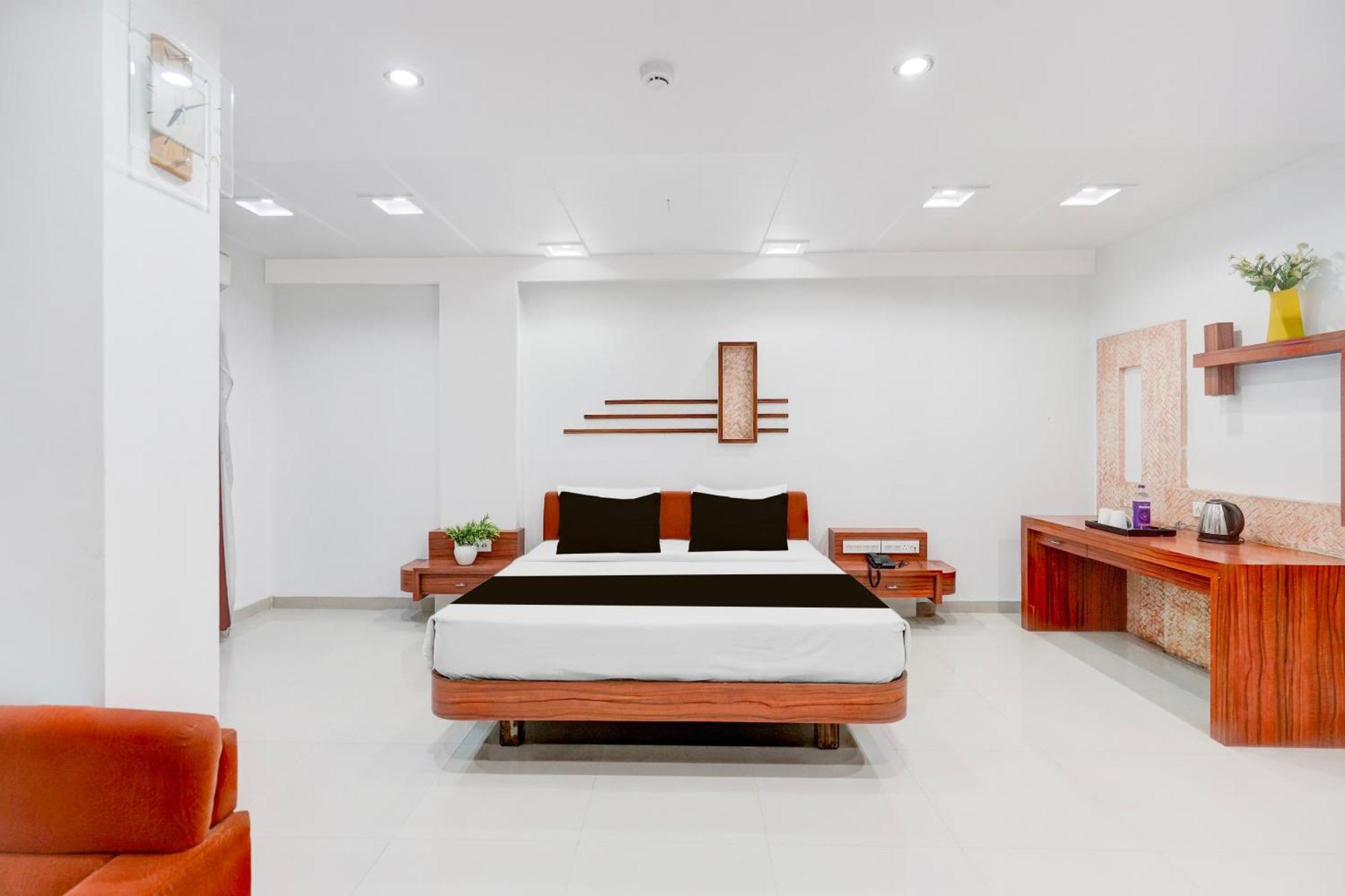Super Townhouse Mg Road Porbandar Formerly Hotel Harmony Exterior photo